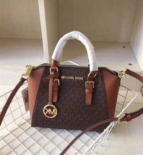 michael kors ciara signature brown beige tasche|Ciara Medium Signature Logo Messenger Bag .